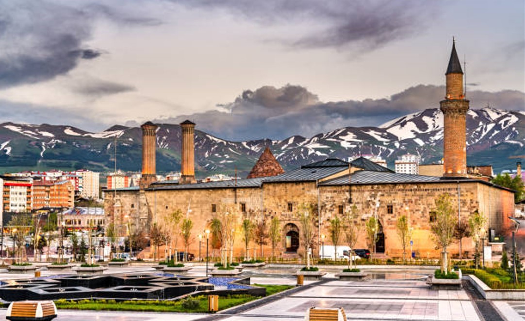 ERZURUM KÖPRÜKÖY ILICASU KÖYÜNDE 150M² ARSAMIZ SATILIKTIR - ERZURUM KÖPRÜKÖY fotoğraf 3